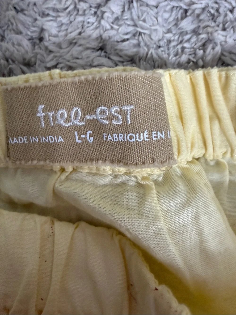Free-est Milani  2 piece set Skirt and tank in banana cream, sz L, nwt💛